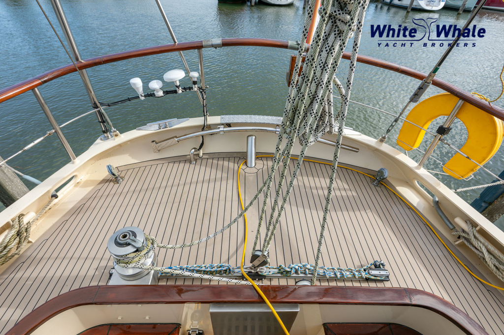 Pieter Beeldsnijder  Stagzeil schoener custom built refit — foto 8 van 87