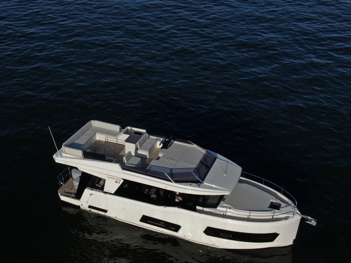 Cobra Yachts Campione 41 Fly — foto 2 van 12