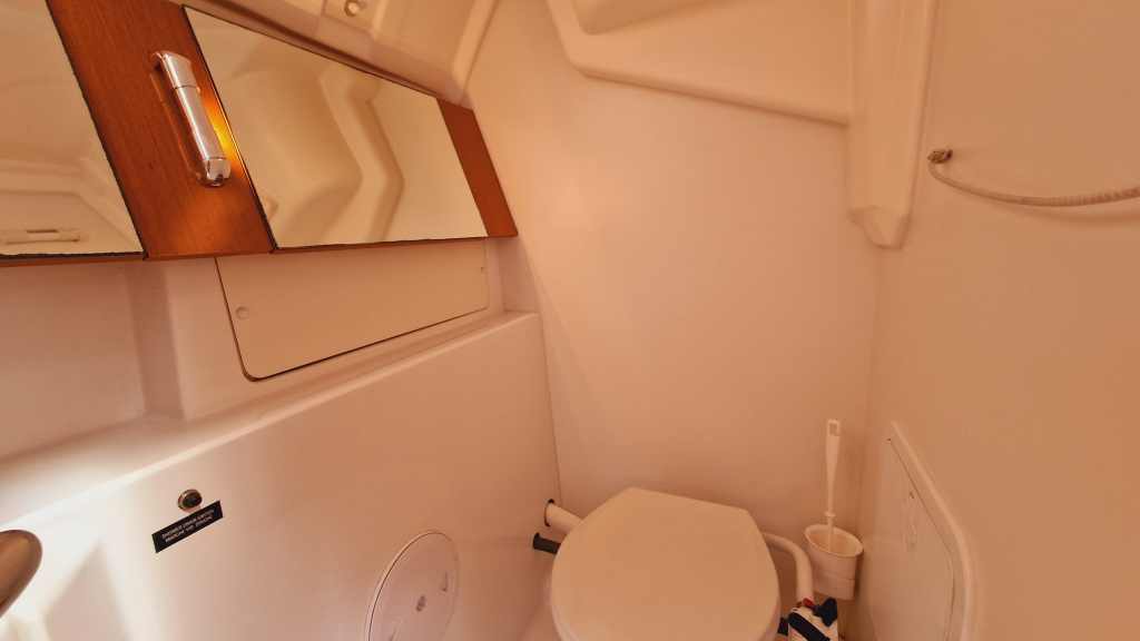 Beneteau Oceanis 31 (ondiepe kiel) — foto 34 van 35