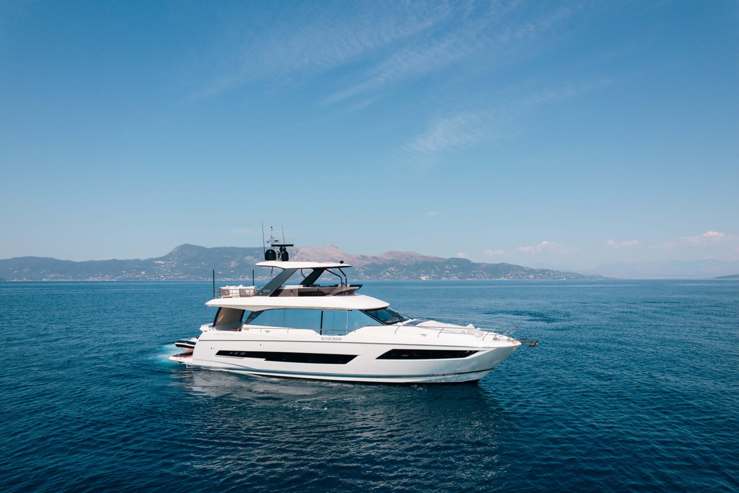 Prestige690 flybridge