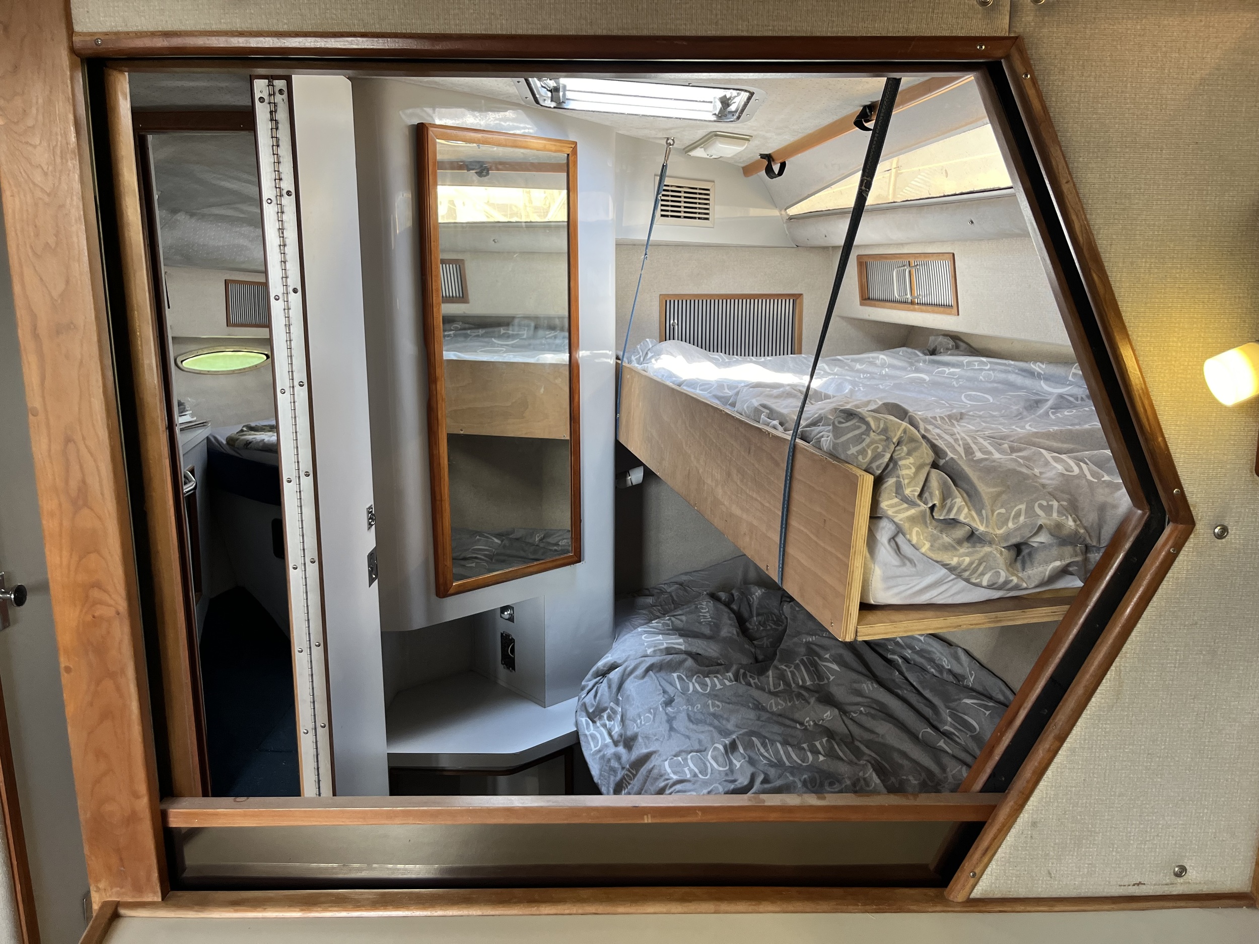 Sea Ray 390 Express Cruiser — foto 26 van 43