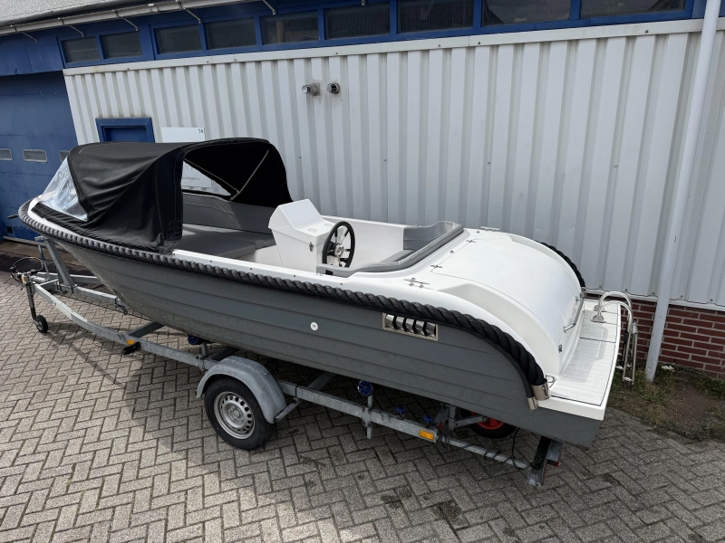 Admiral 530 Tender — foto 2 van 12