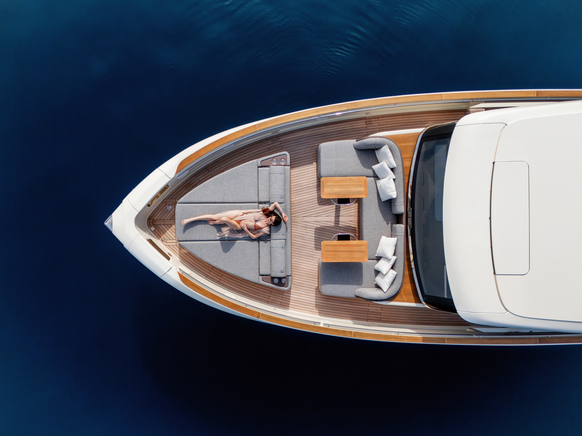 Invictus yachts Invictus ST550 met 2x 950 pk Volvo IPS direct leverbaar — foto 16 van 28