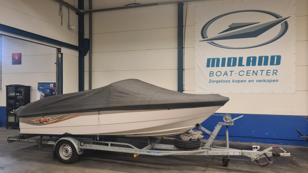 Starcraft C-star 1700 3.0 Mercruiser en trailer — foto 3 van 16