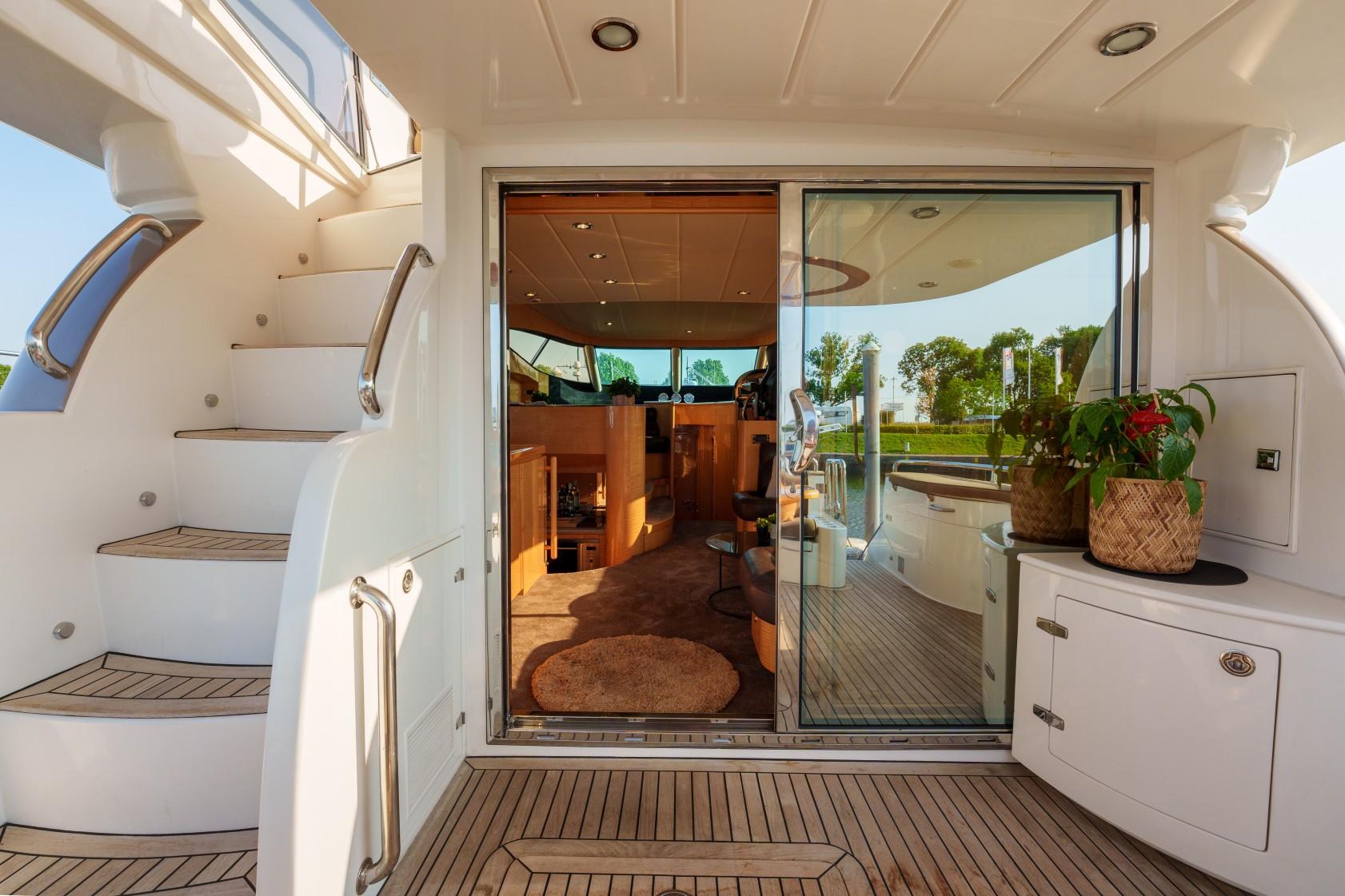 Elegance 54 — foto 16 van 75