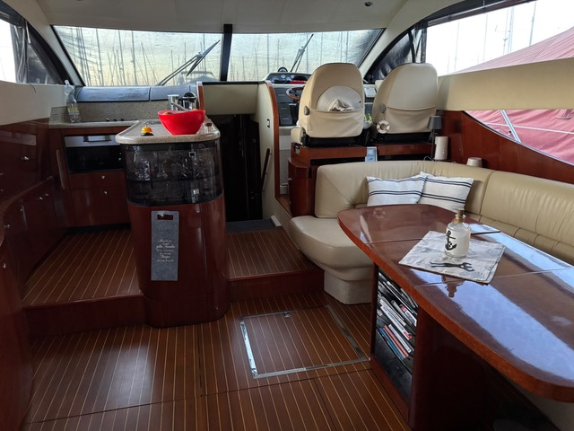 Fairline 50 Phantom — foto 3 van 12
