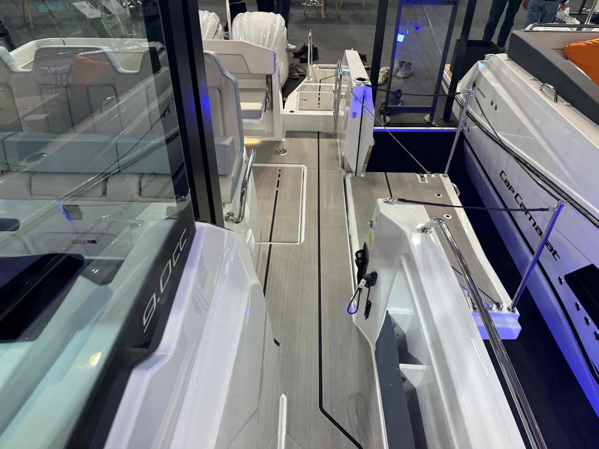 Jeanneau Cap Camarat 9.0CC S2 nieuw model! Dit schip is aanwezig op de Yamaha stand van hiswa te water 2026. — foto 9 van 33