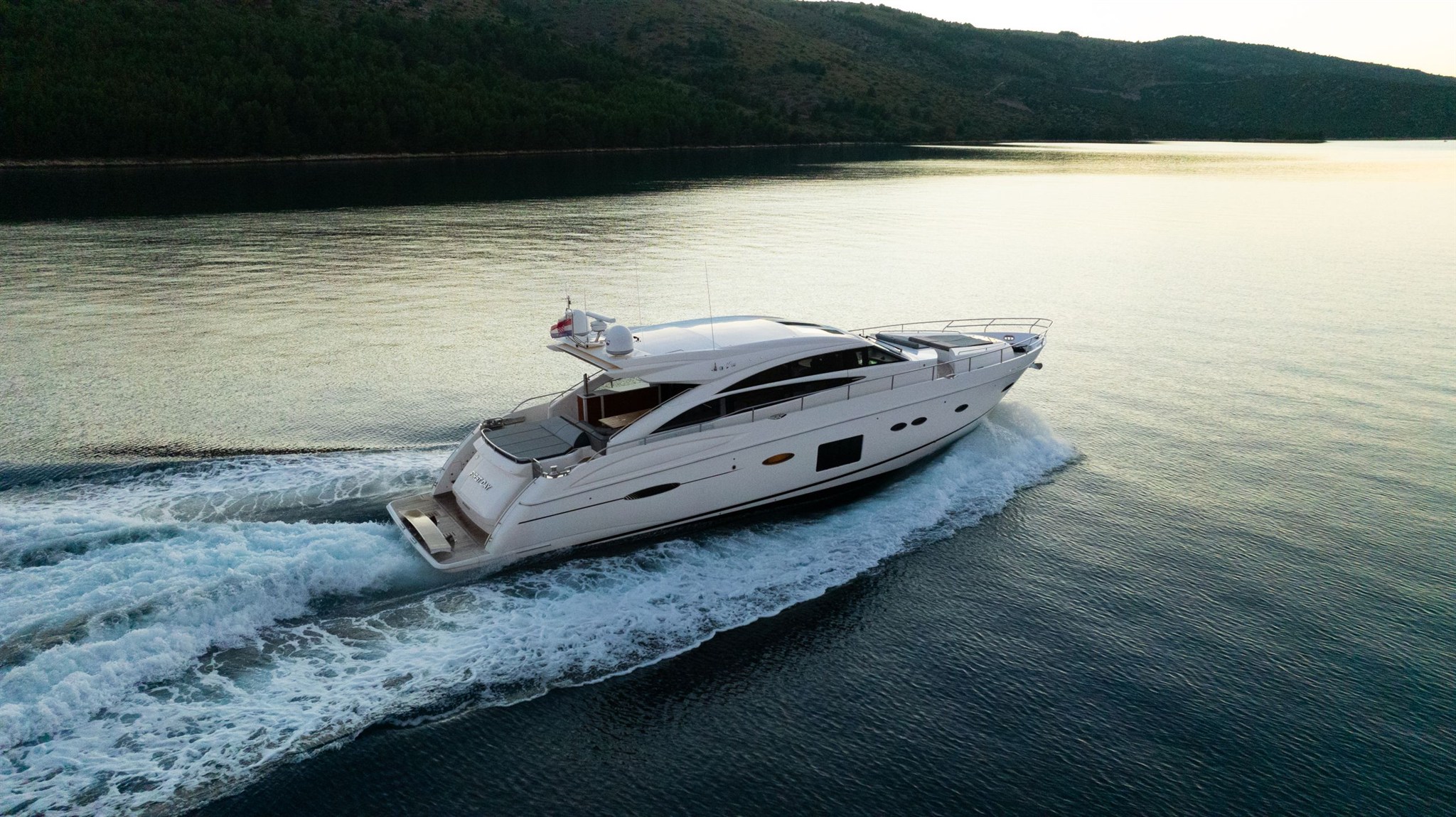 Princess V72 (2012) — foto 2 van 11