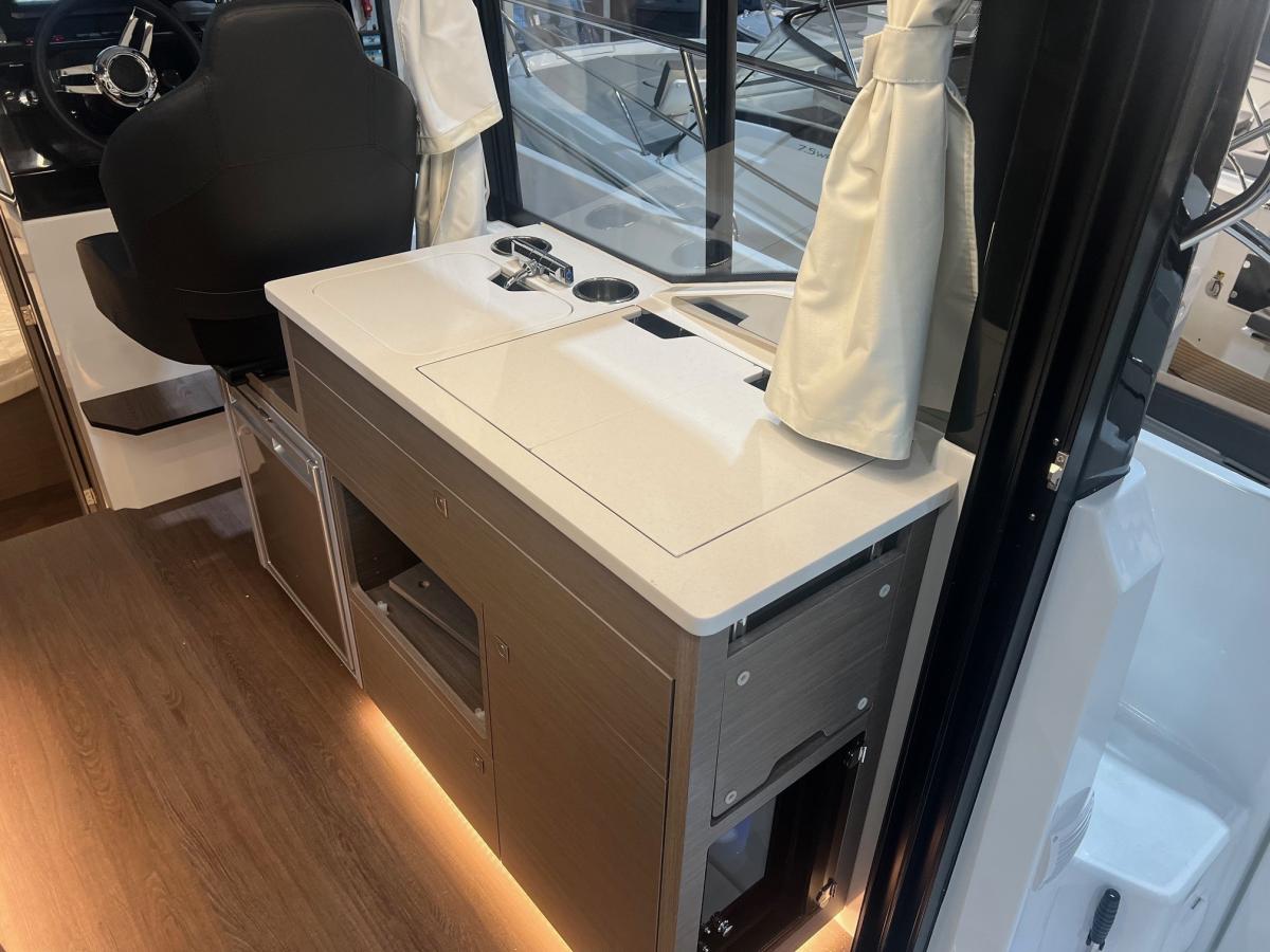 Jeanneau Merry Fisher 895 serie 2. Dit schip is aanwezig op de Yamaha stand van hiswa te water 2026. — foto 35 van 48