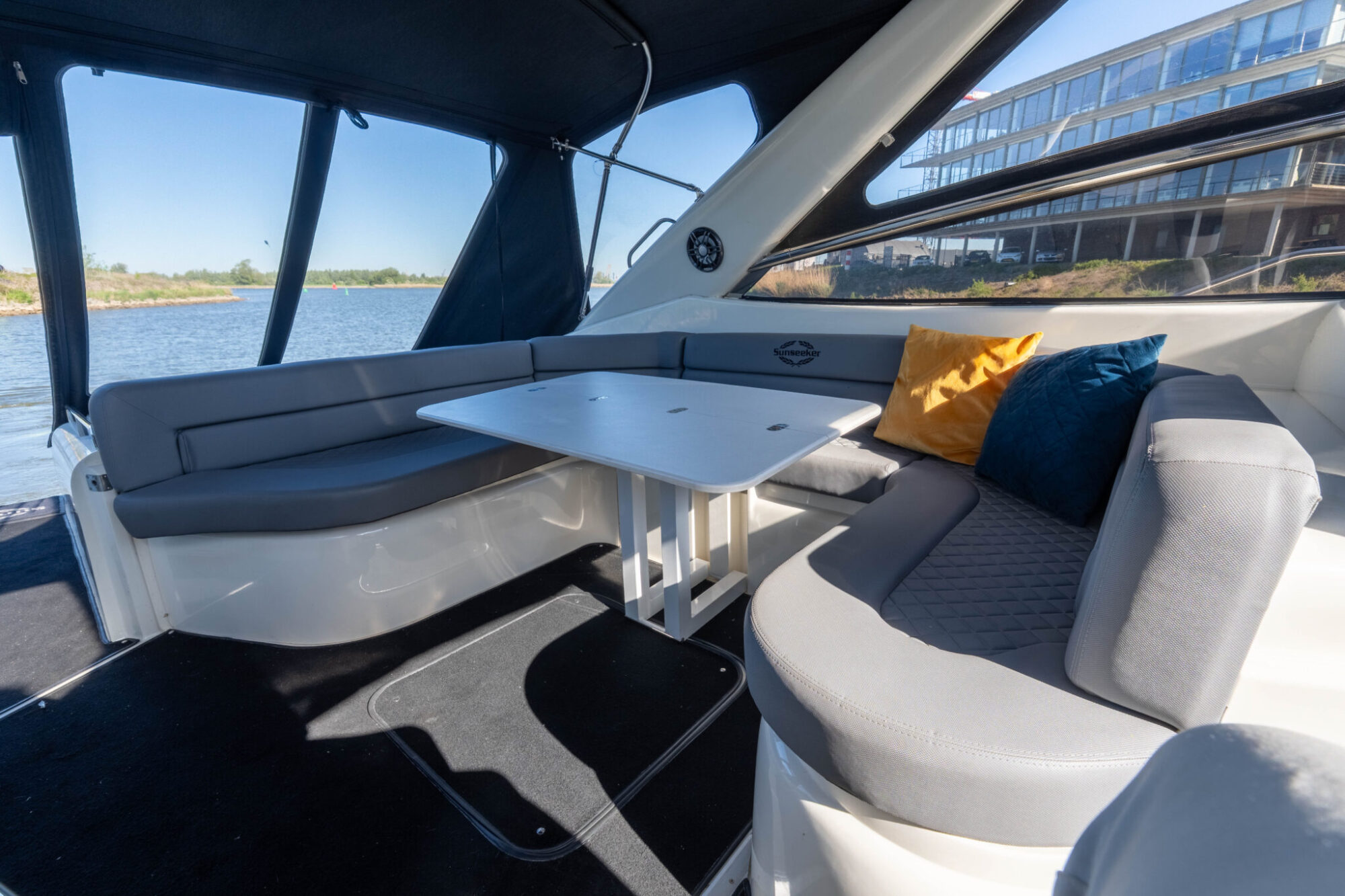 Sunseeker Camarque 47 Cabrio — foto 7 van 48