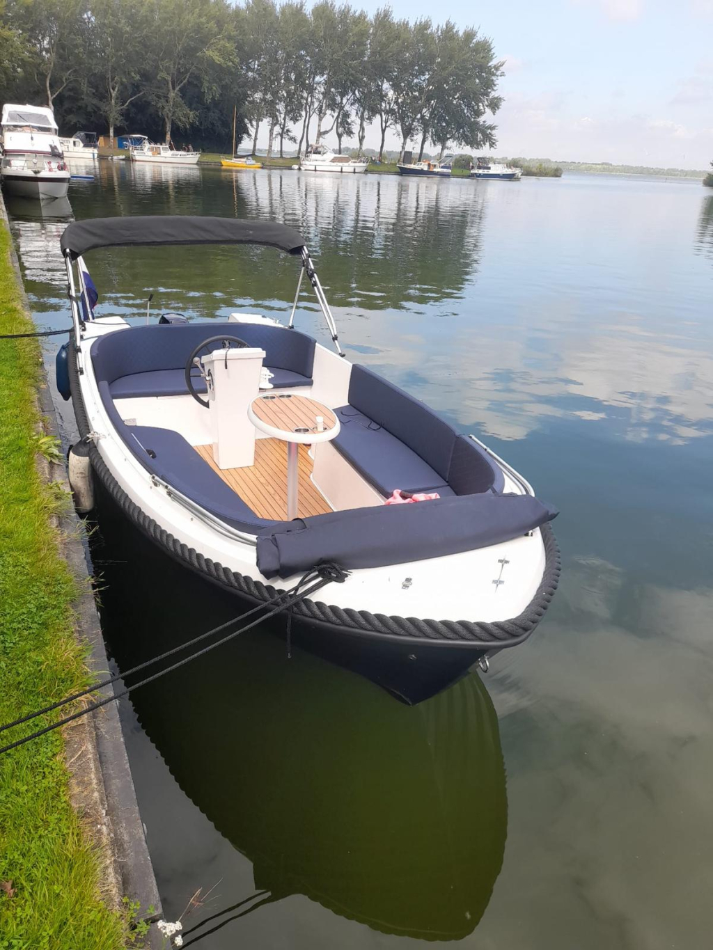 4-Family 530 sloep – Suzuki 20 PK – compleet met trailer 530 — foto 6 van 12