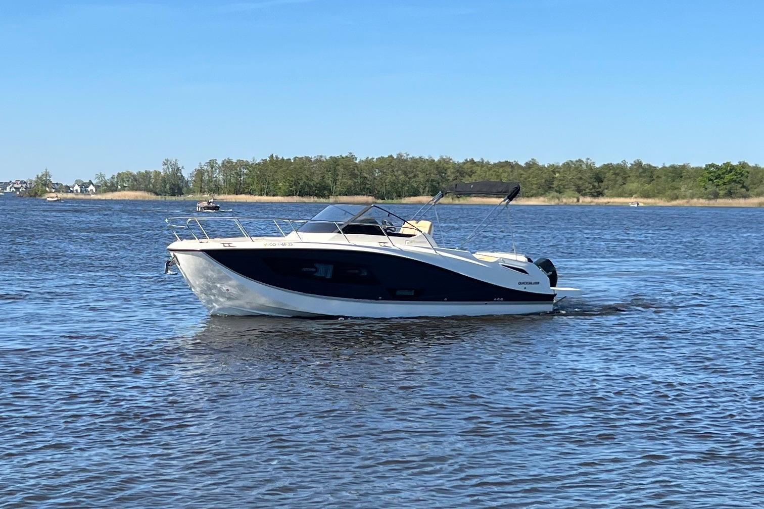 Quicksilver Activ 875 Sundeck — foto 2 van 20