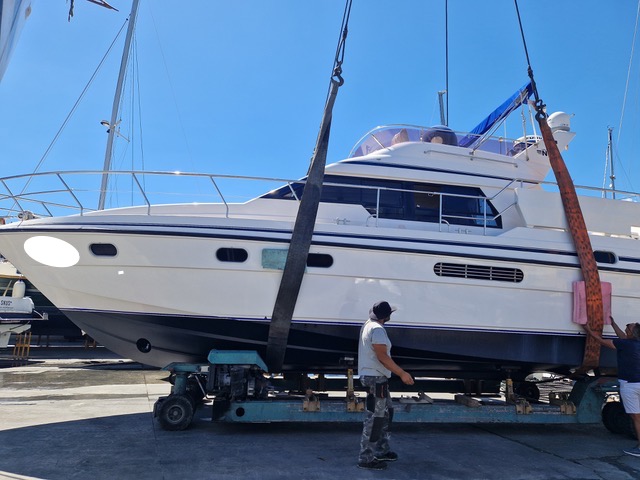 Neptunus 129 AK Fly Express - BluYachting — foto 4 van 6