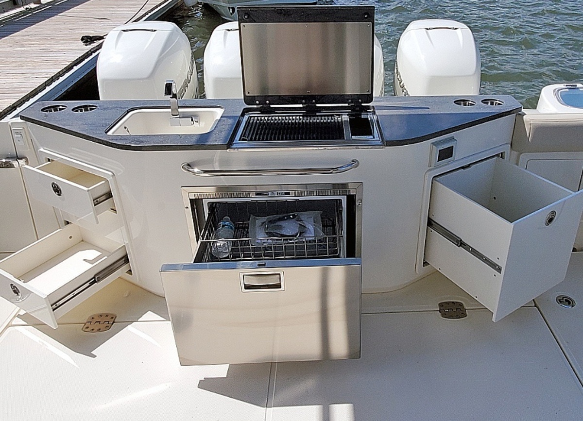 Boston Whaler 405 Conquest — foto 5 van 11