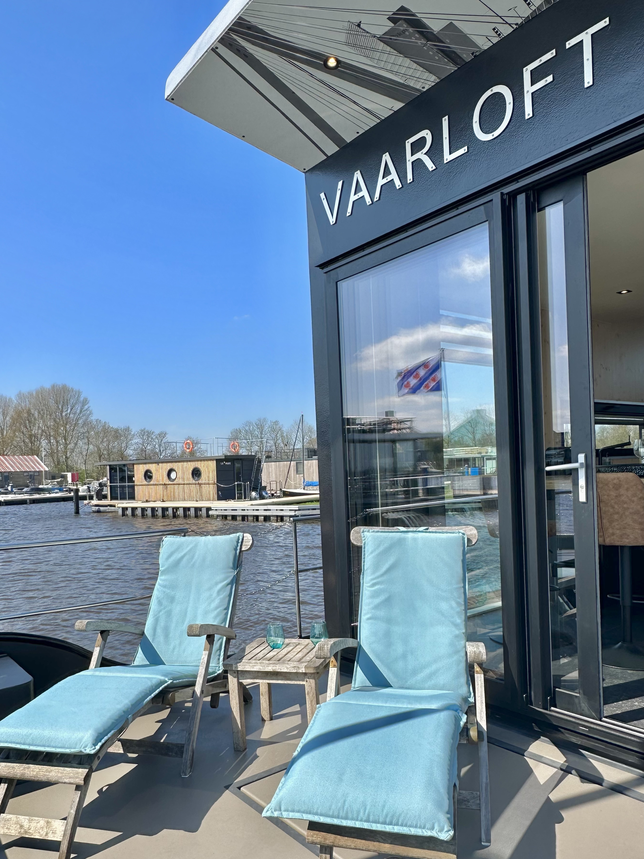 HOMESHIP VaarLoft Volledig Elektrische Houseboat — foto 13 van 60