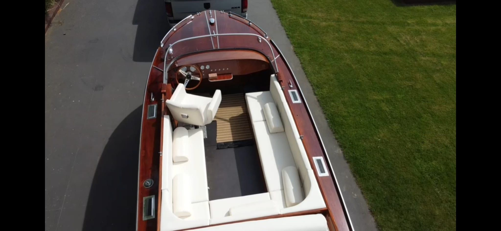 Ewa Hummel Sport – Klassieke Zwitserse houten sportboot — foto 3 van 5