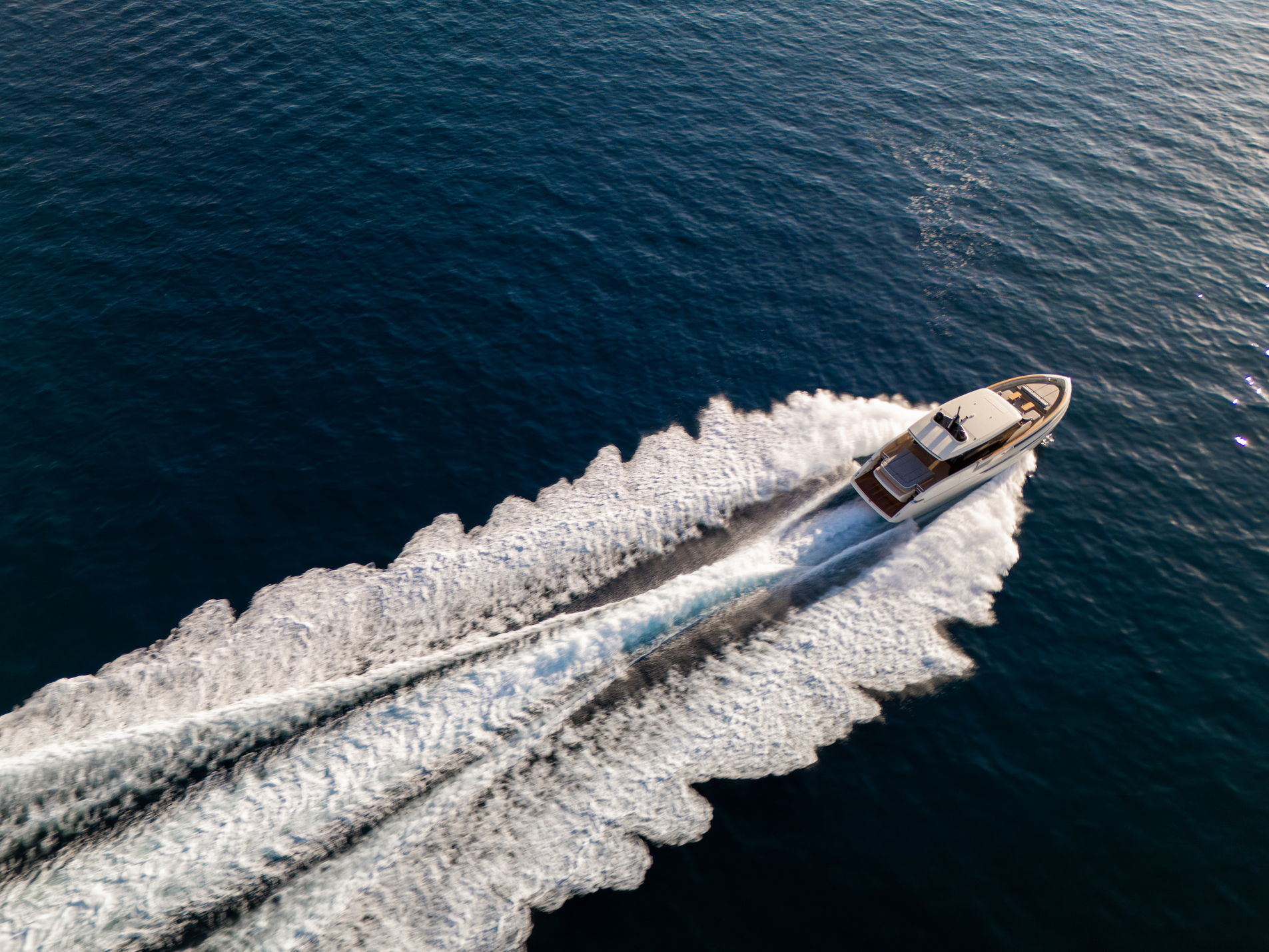 Invictus yachts Invictus ST550 met 2x 950 pk Volvo IPS direct leverbaar — foto 27 van 28