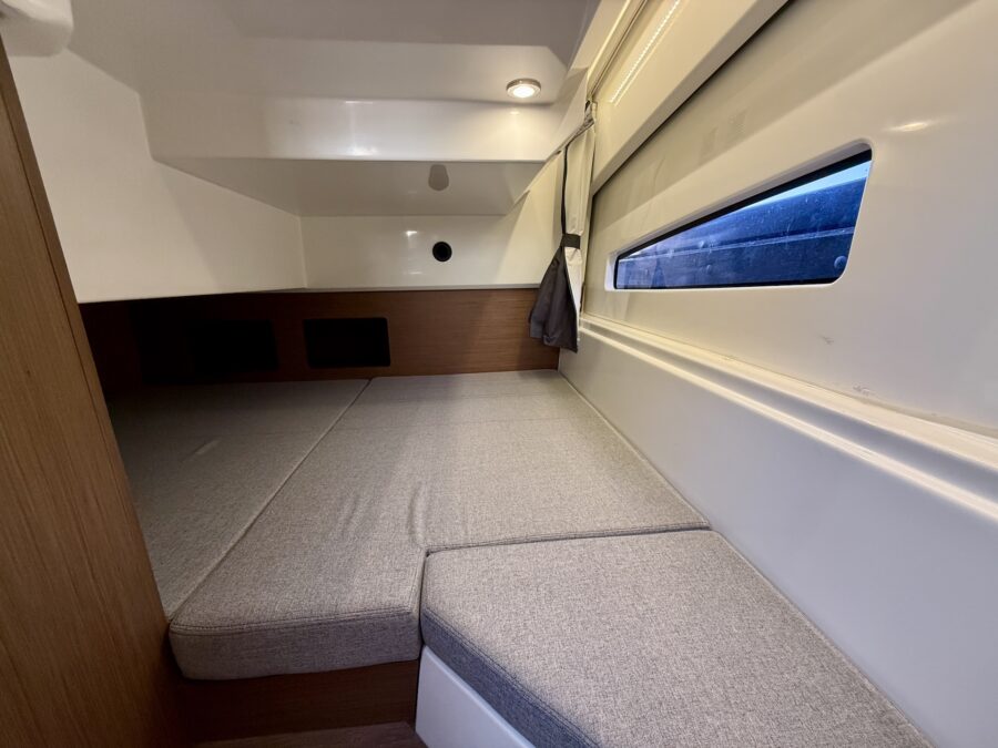 Beneteau Antares 9 — foto 23 van 29