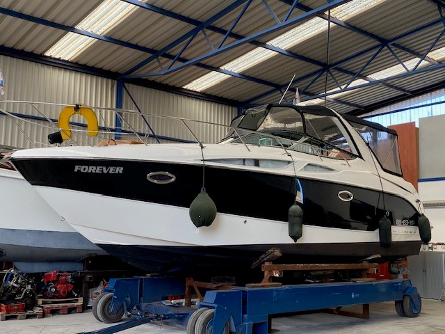 Bayliner 320 met 2x 260 pk Mercruiser van bouwjaar 2008! — foto 3 van 18