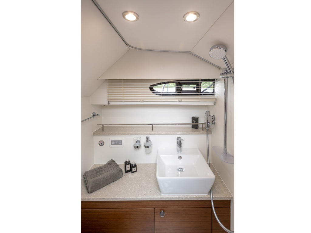 Haines 32 Offshore — foto 13 van 23