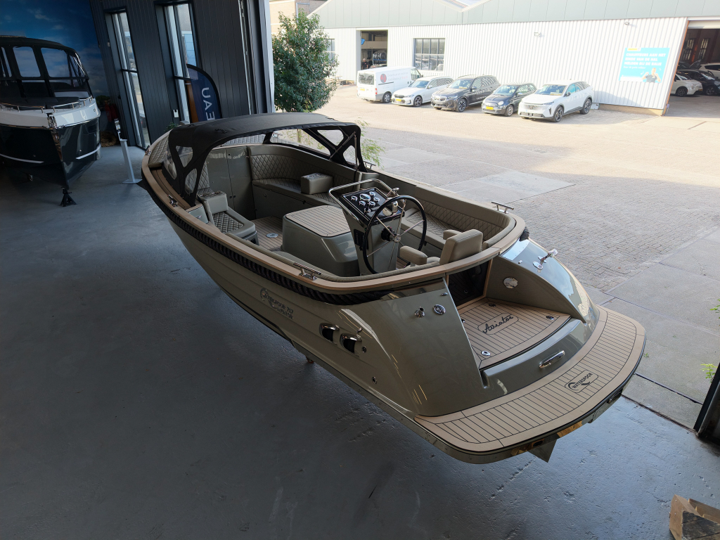 Waterspoor 717 Aviator | Vetus diesel   — foto 4 van 31