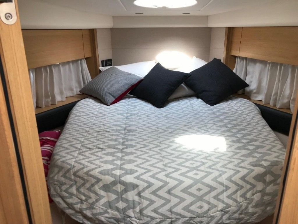 Princess V42 — foto 2 van 3