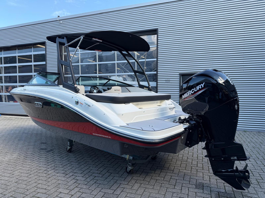 Sea Ray SPX 190 Outboard — foto 12 van 35