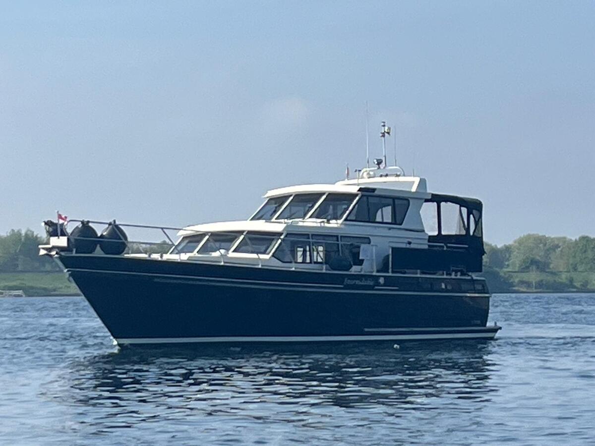 Valk Super Falcon 45 GS