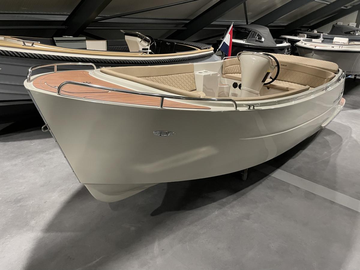 Primeur 705 Tender
