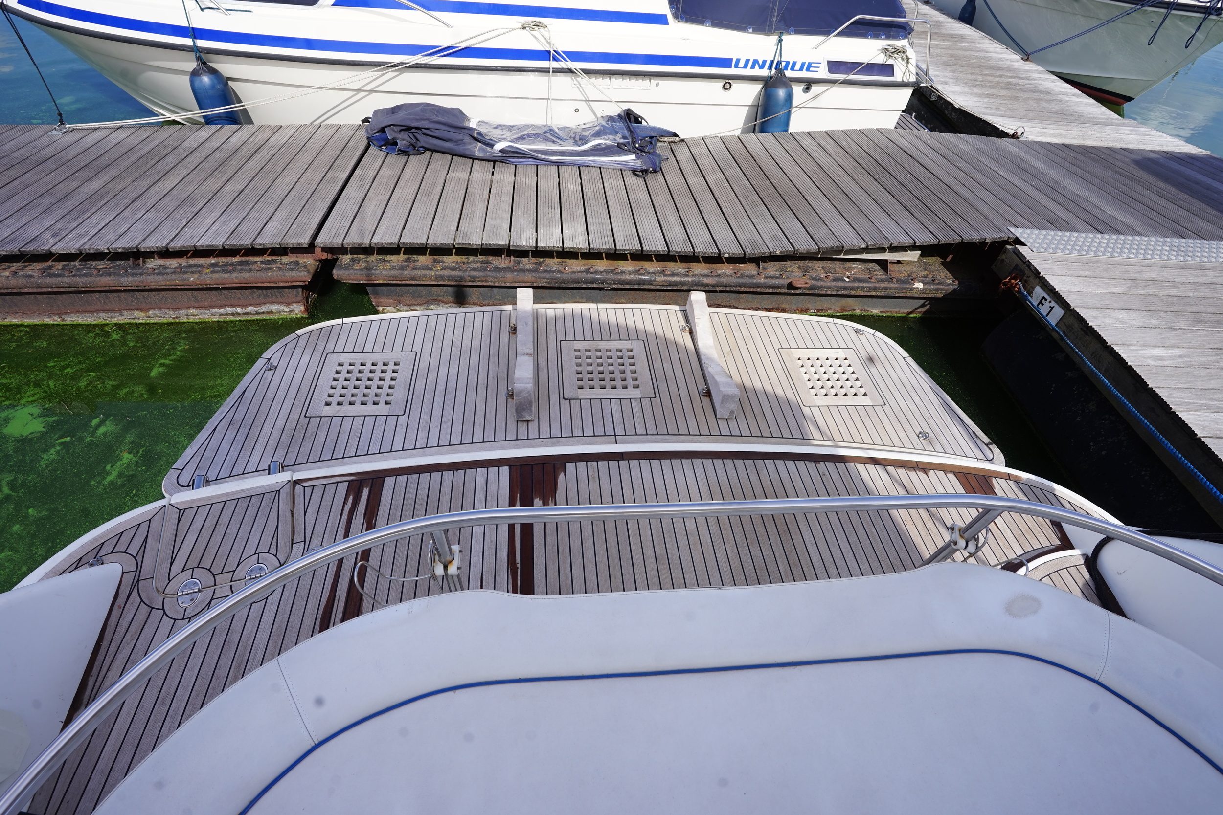 Bavaria 42 HT Sport IPS-500 - hydraulic platform — foto 5 van 42