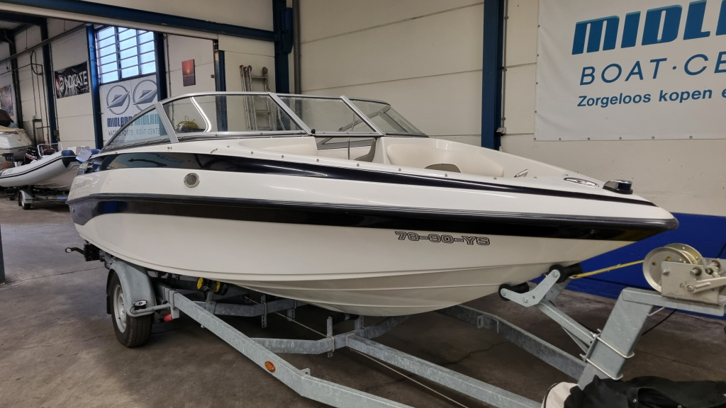 Crownline 18 ss met MerCruiser 3.0 inboard en Pega trailer — foto 3 van 10