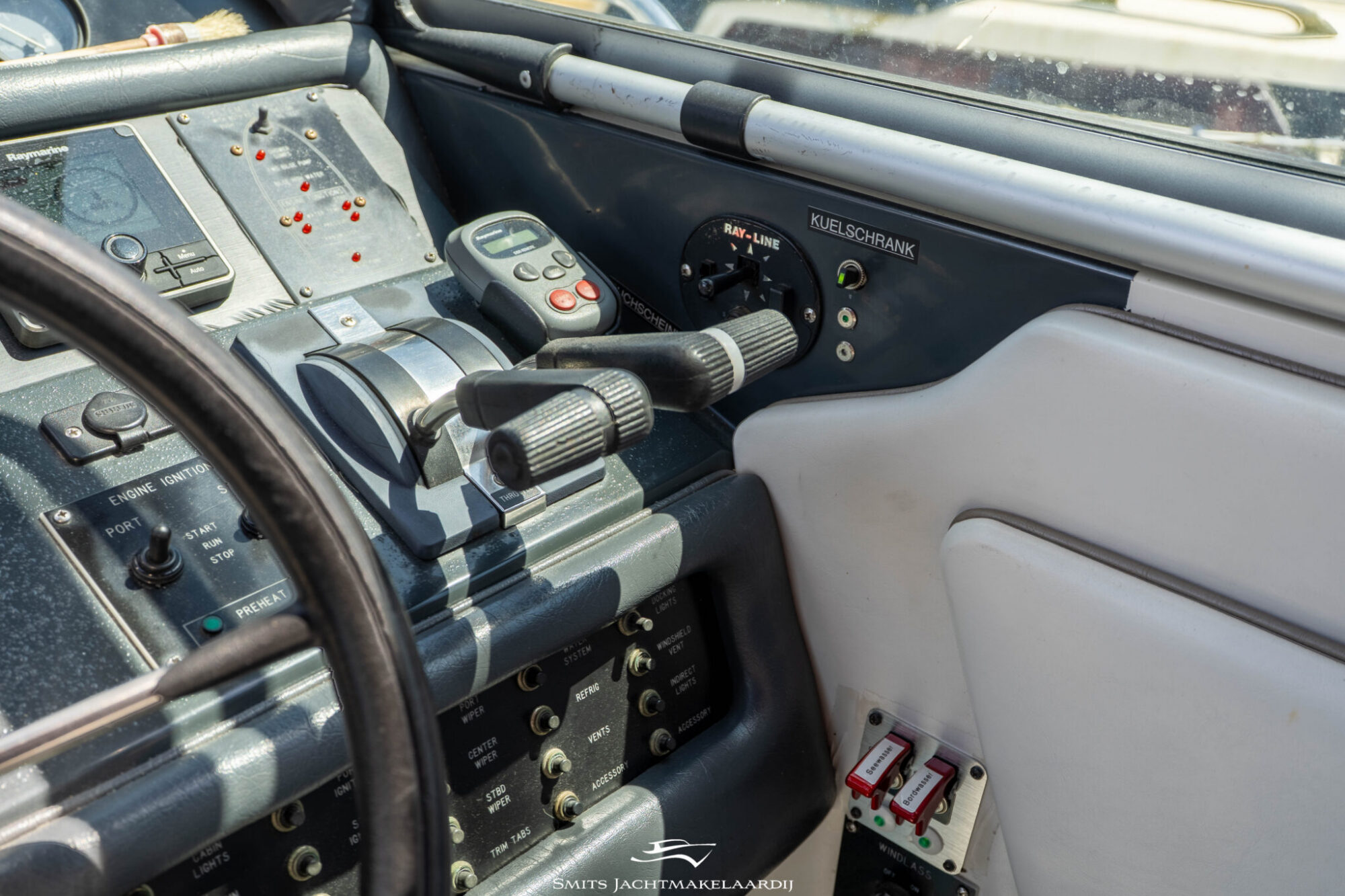 Sea Ray 370 Express Cruiser — foto 47 van 59