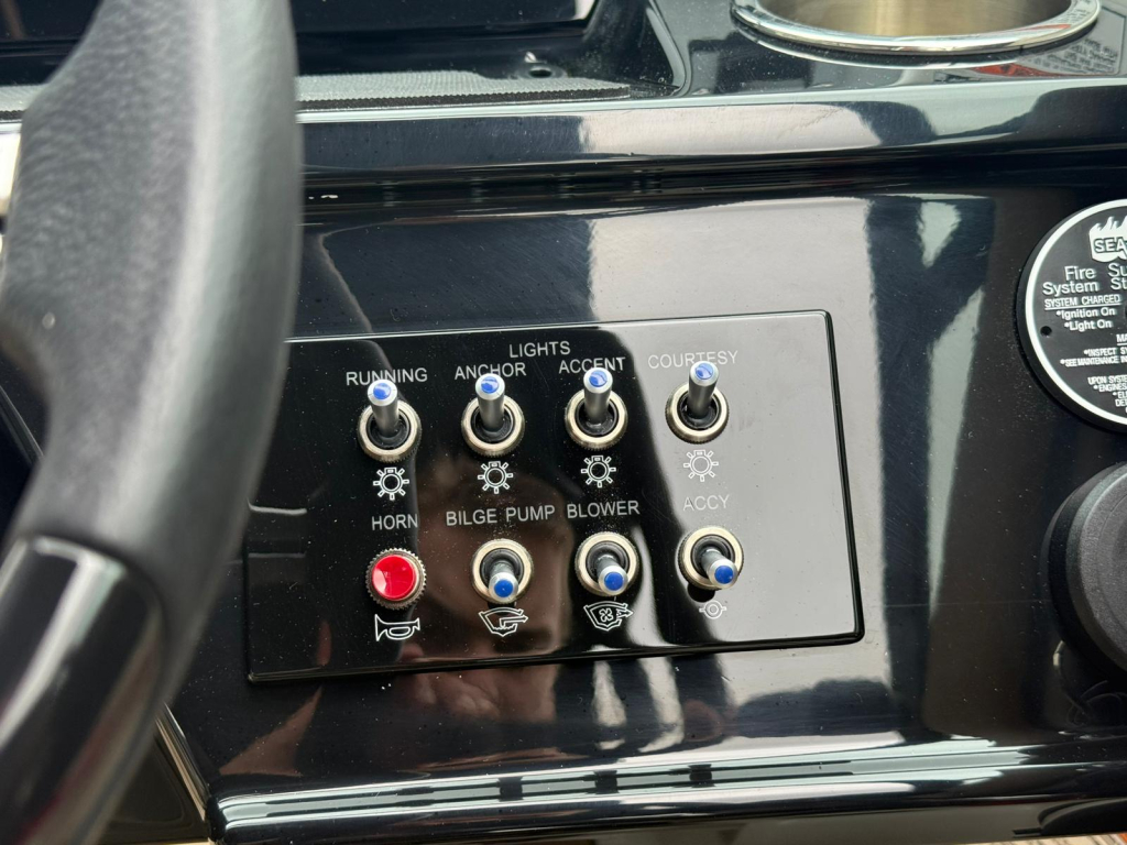 Sea Ray 210 spx — foto 36 van 38