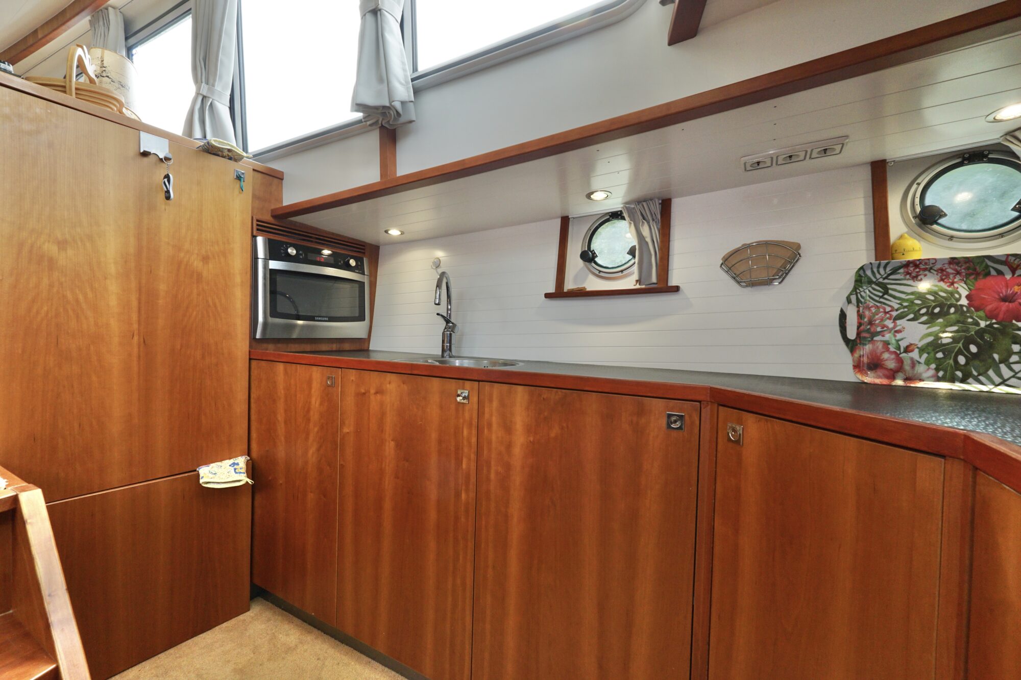 Serious Yachts Gently Low Bridge 45 Sedan — foto 26 van 74
