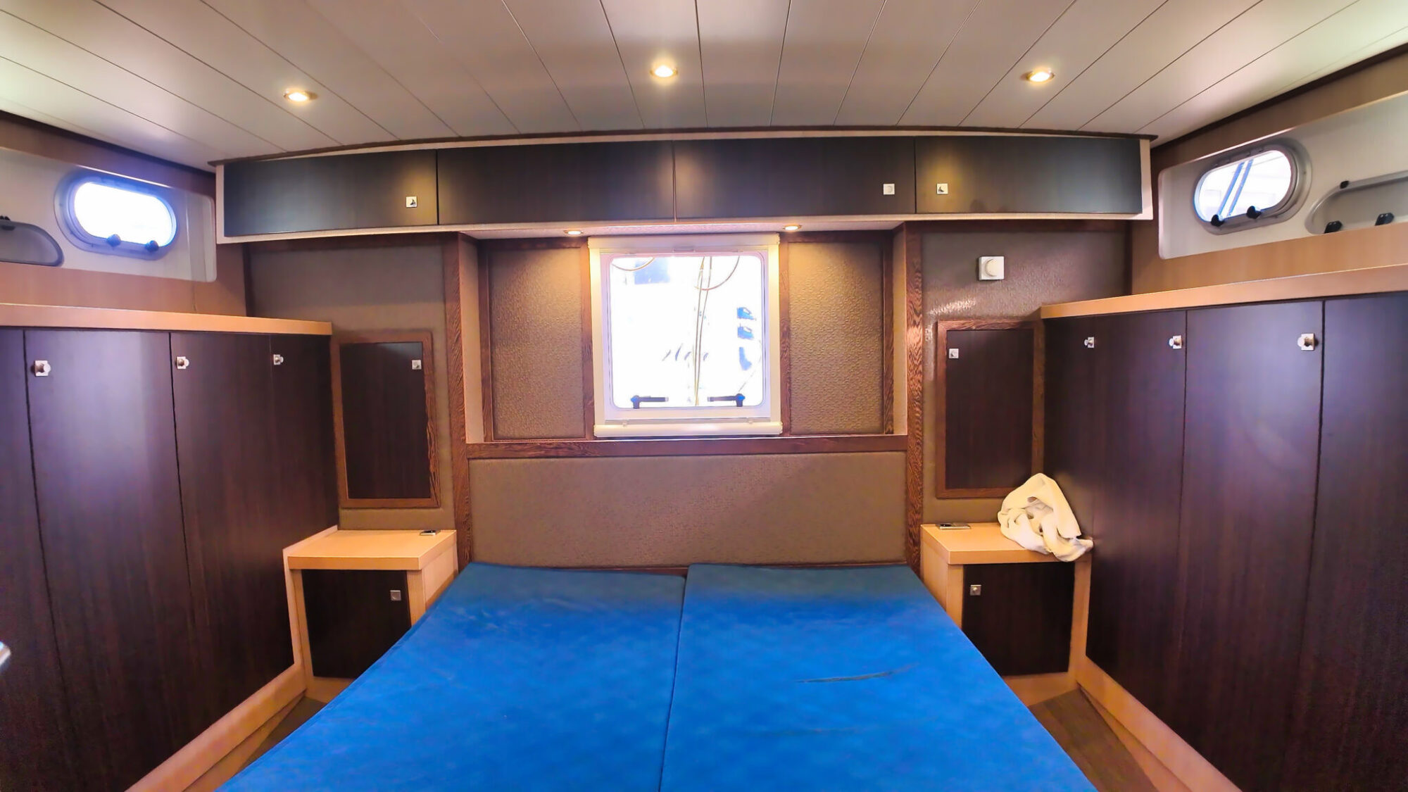 Aventura 43 AK Cabrio — foto 29 van 44