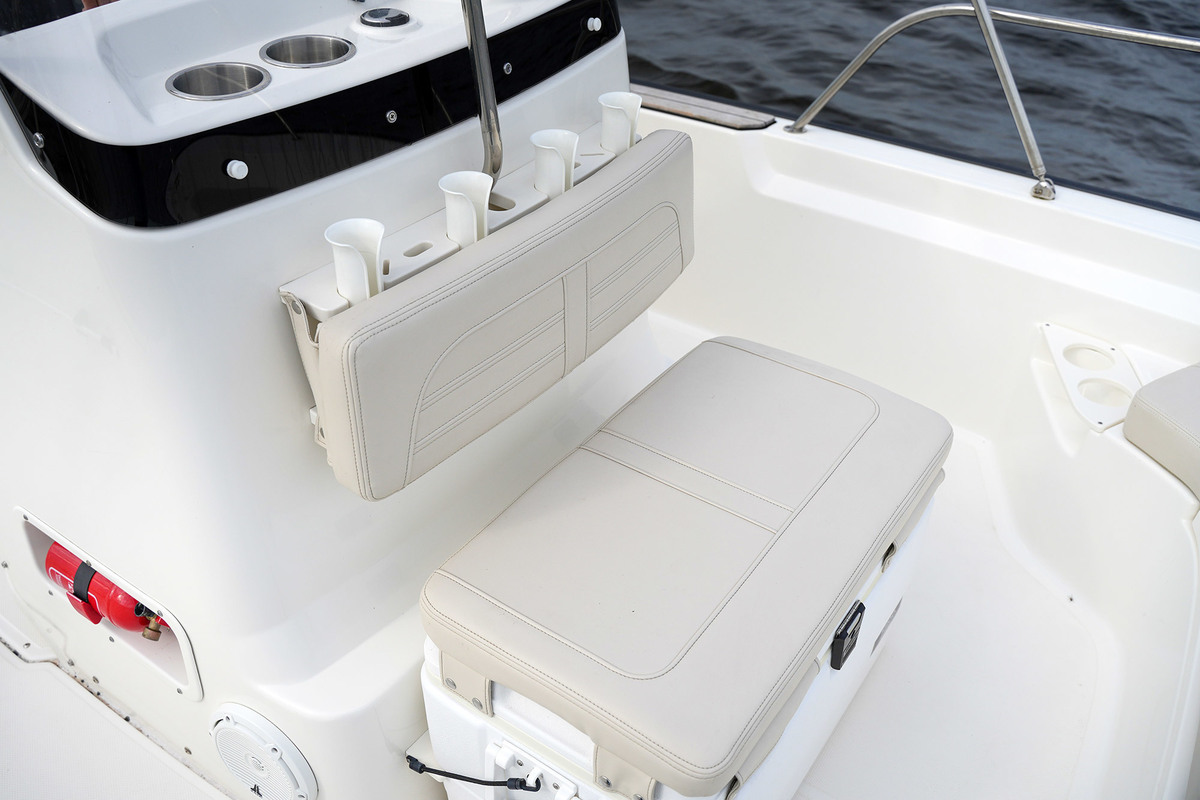 Boston Whaler 190 Montauk — foto 18 van 40