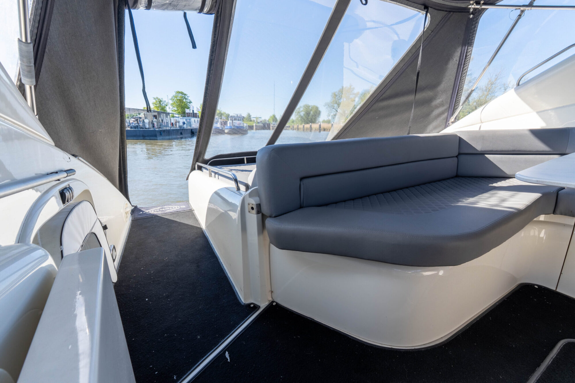 Sunseeker Camarque 47 Cabrio — foto 3 van 48
