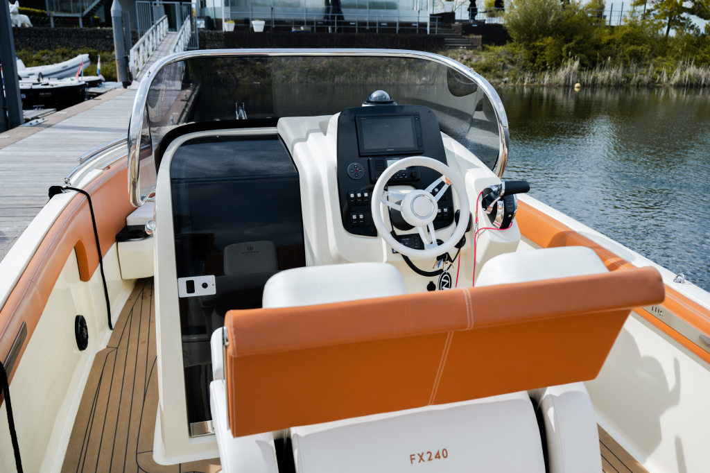 Invictus 240 fx — foto 8 van 16