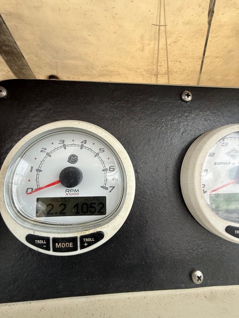 Boston Whaler 25 T-TOP Walk-Around - BluYachting — foto 8 van 12