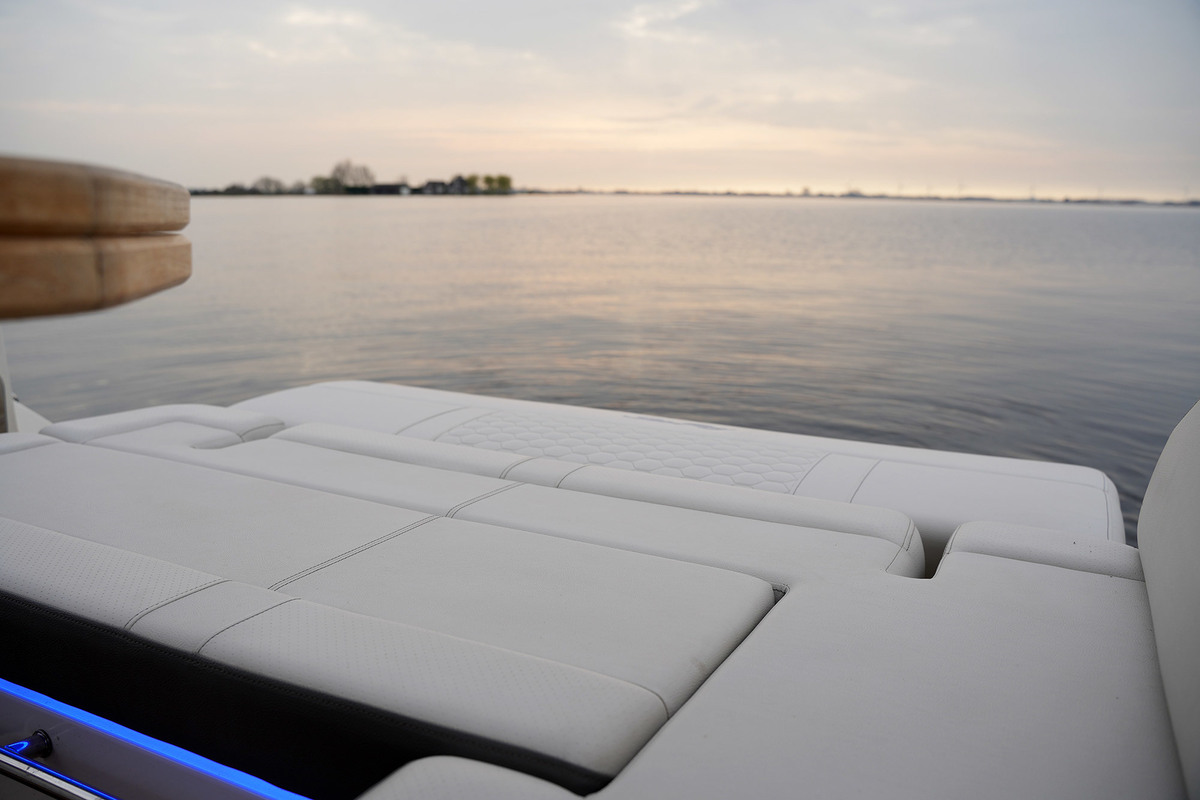 Sea Ray Sundancer 290 — foto 16 van 46