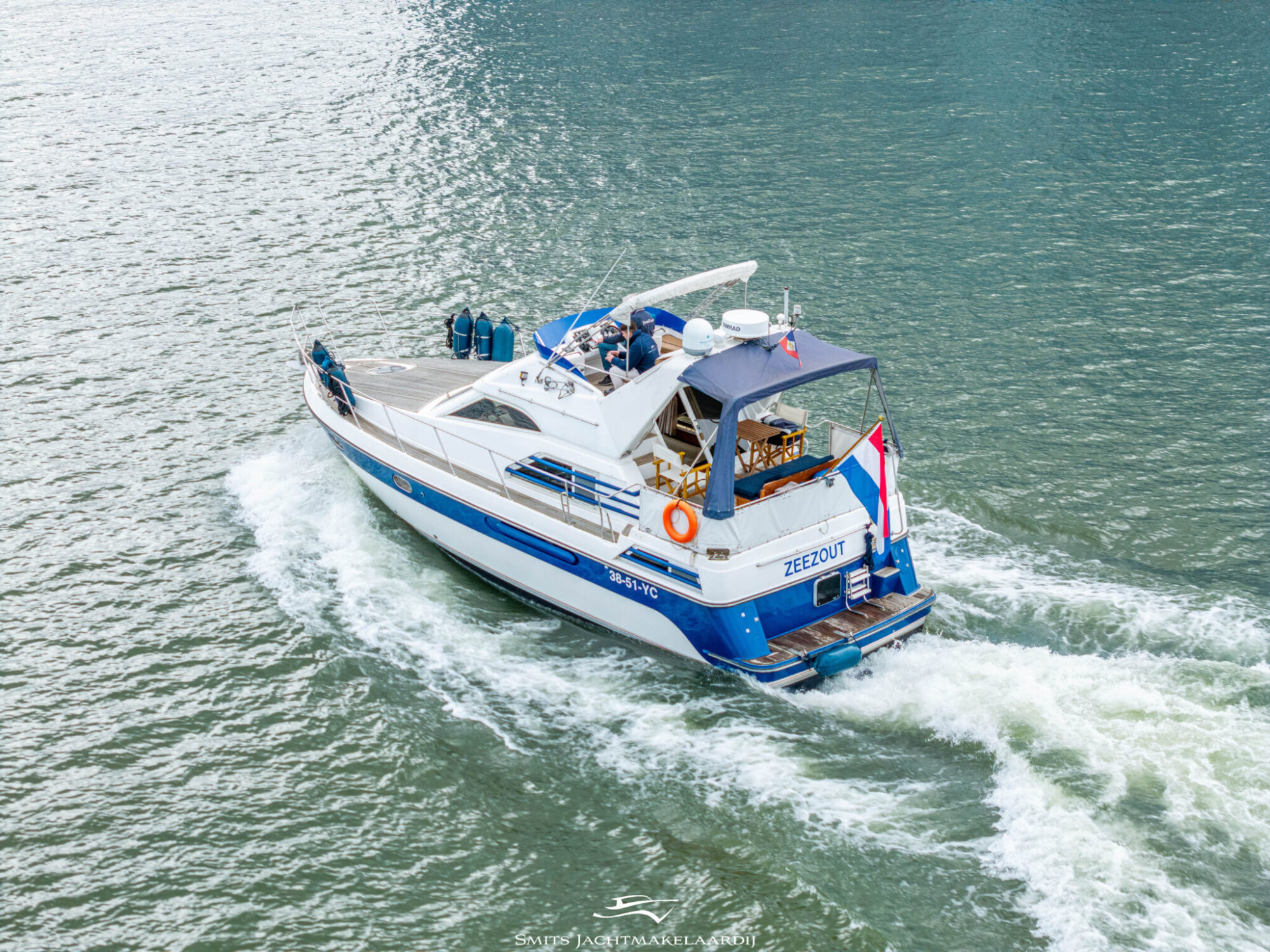 Astor 37 Flybridge — foto 46 van 54