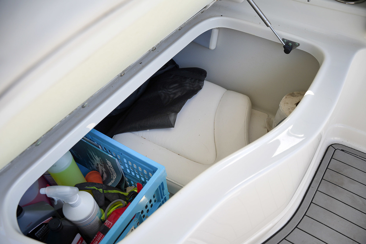 Crownline 315 SCR — foto 28 van 43