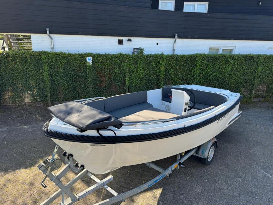 Admiraal 555 tender Suzuki 30pk