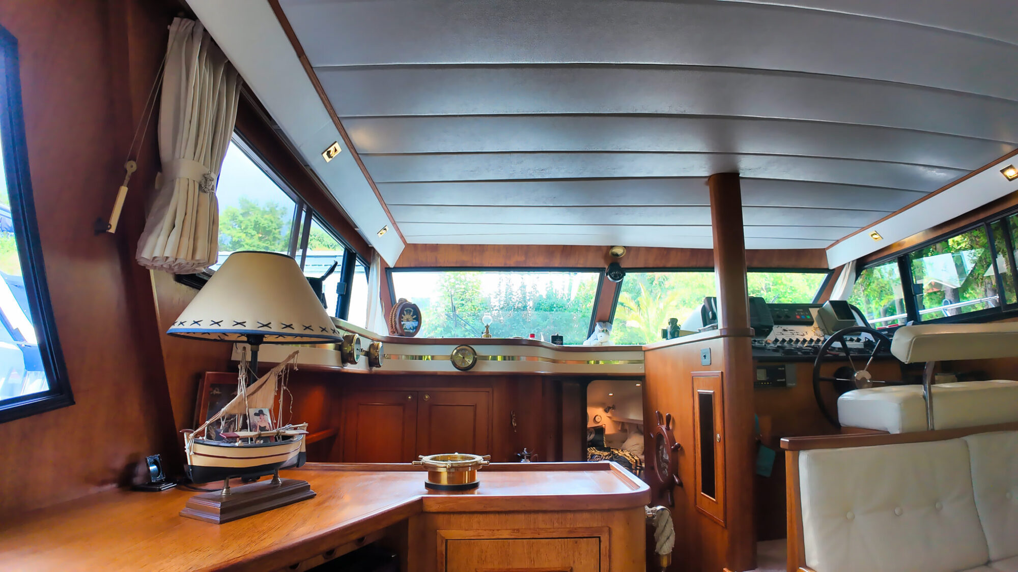 Neptunus 138 / 46 Flybridge Sedan — foto 14 van 32