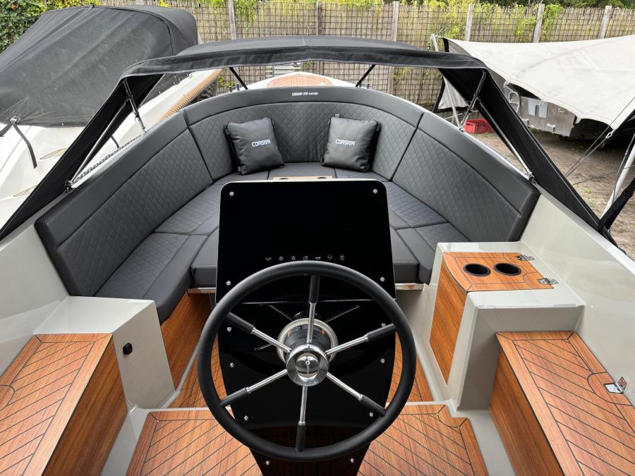 Corsiva 650 Tender Vaarklaar suzuki 60pk  — foto 2 van 5