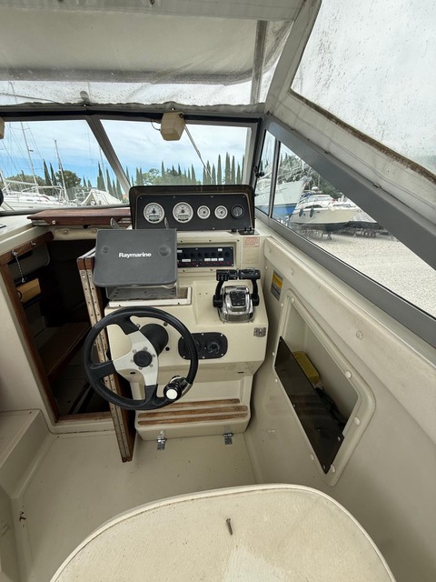 Boston Whaler 25 T-TOP Walk-Around - BluYachting — foto 5 van 12