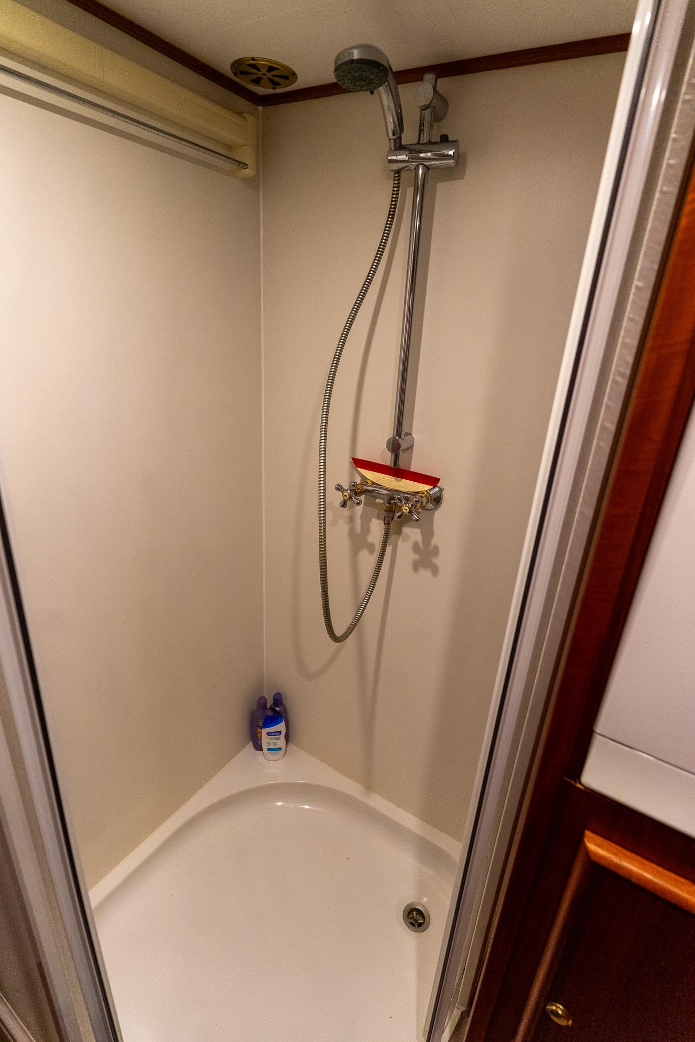 Valkkruiser Voyager 1550 — foto 34 van 45