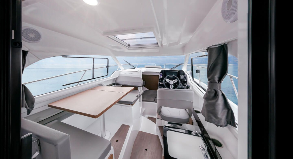 Beneteau Antares 8 | Nieuw samenstellen vanaf €67.518,- — foto 19 van 20
