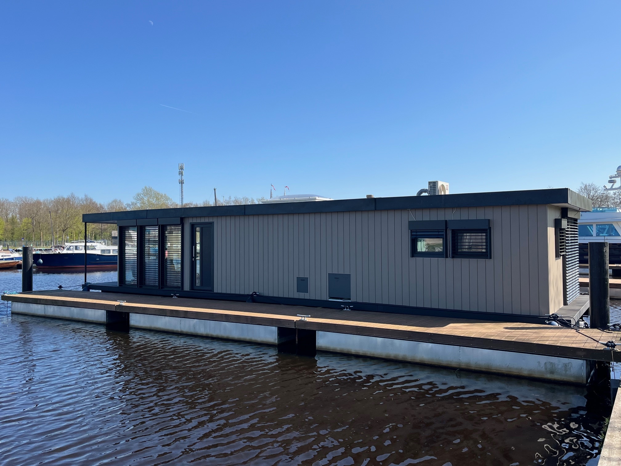 Dock 25 Houseboat16 X 5 (met Ligplaats)