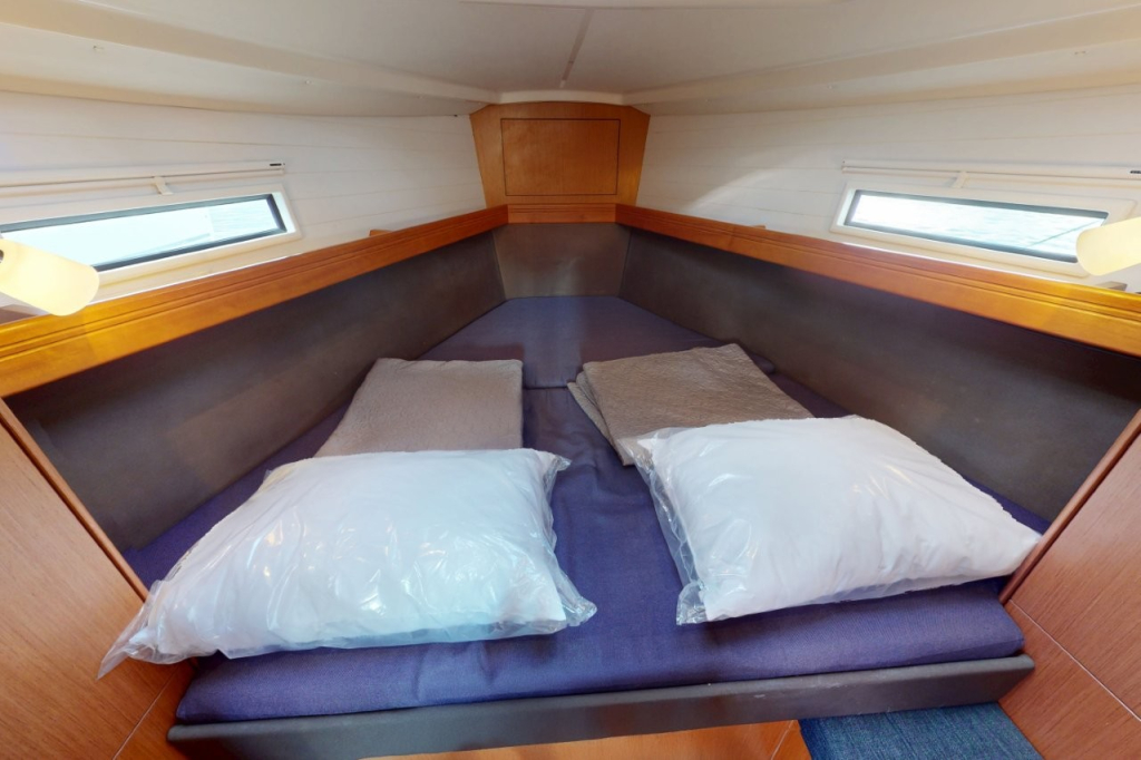 Bavaria Cruiser 37 — foto 12 van 14